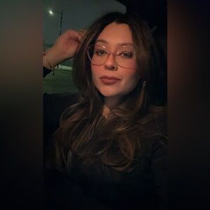 Meet your Posher, Monica